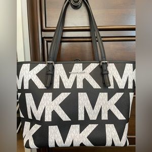 Michael Kors black and white shoulder bag